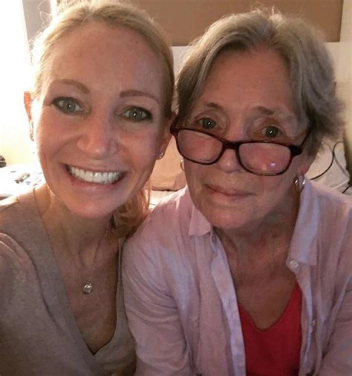 Alli Breen's Wikipedia, Age, And Partner
