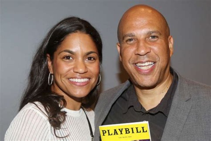 Cory Booker Biography, Age, Height, Wife, Net Worth, Family